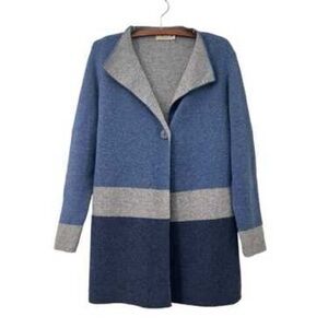 A IDA Elegant Blue and Gray Women's Cardigan